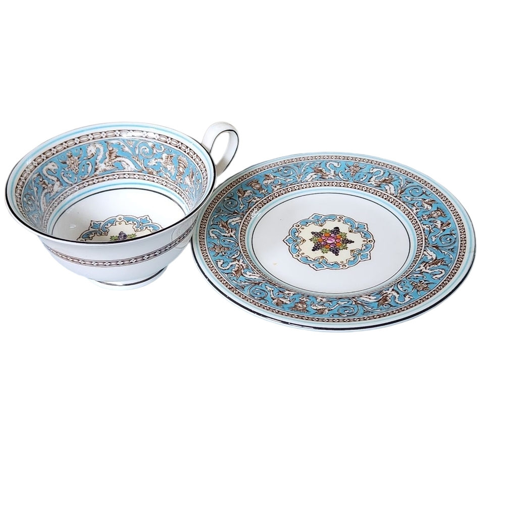 Wedgwood Florentine Turquoise Blue and White Ornate Teacup and Saucer - Picture 4 of 4
